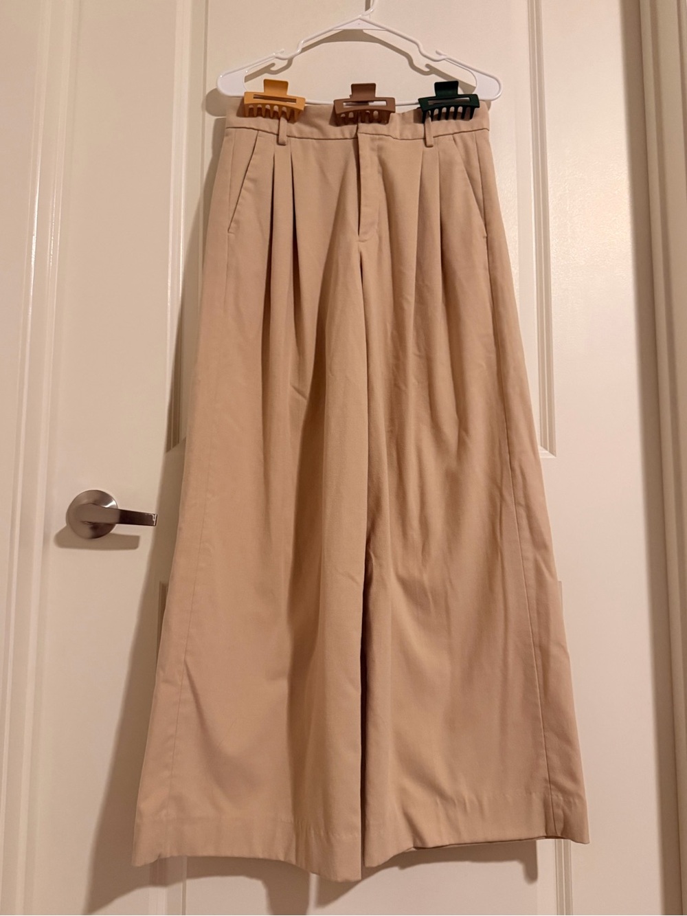 Banana Republic Women's Wide-Leg Pleated Trousers - Size 6 Petite - Beige